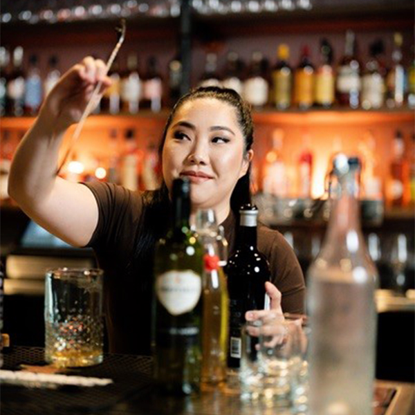 Marie Yoshimizu (Instagram: @mixwithmarie)